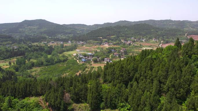 航拍山谷山区村落农村