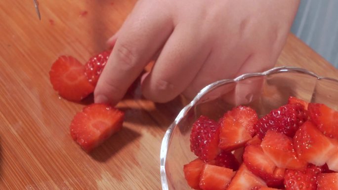 去草莓蒂处理水果 (2)