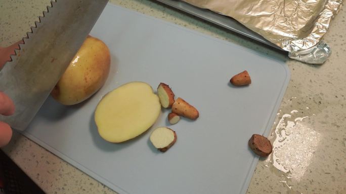 刷洗土豆烤土豆 (5)