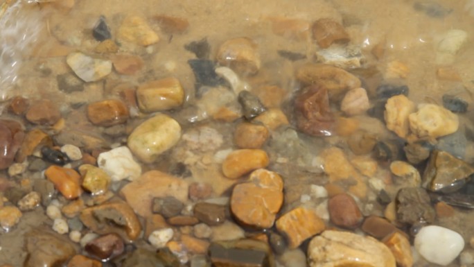 河边的鹅卵石砂石