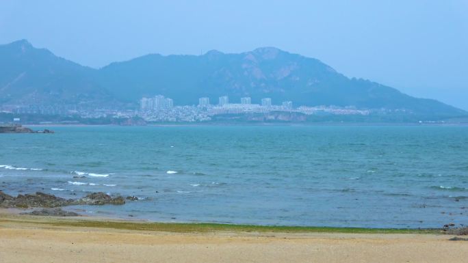 青岛 崂山脚下 海浪冲击 沙滩 4K素材