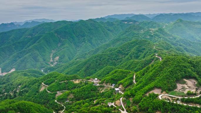 大山区山脉村峦叠嶂景象