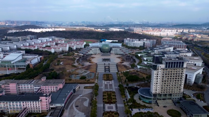 南京 栖霞区文苑路 南京财经大学 金鹰湖