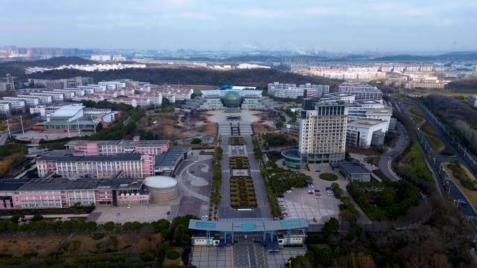 南京 栖霞区文苑路 南京财经大学 金鹰湖