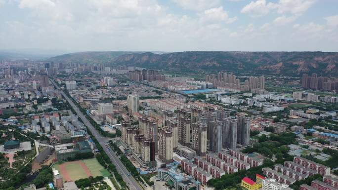 平凉城上空航拍大景延时白云翻滚蓝天