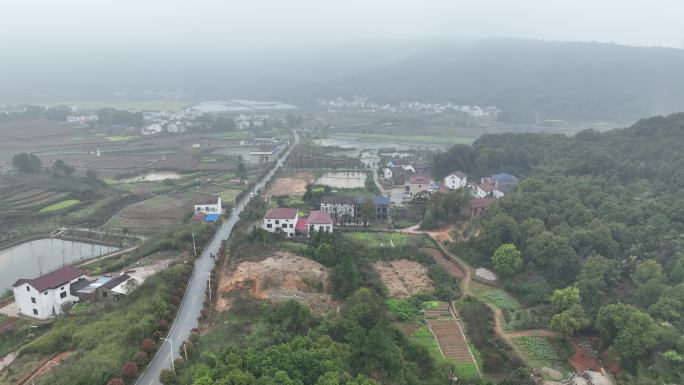 烟雨中的乡村