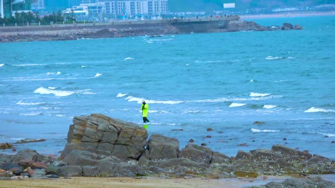 青岛 海边 海浪波涛 沙滩礁石 4K视频