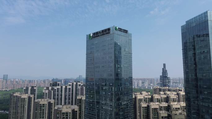 4K航拍中国人寿财险大厦大楼