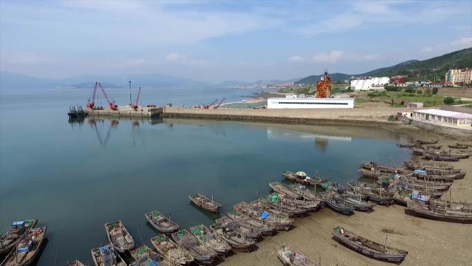 青岛 海湾 渔船靠港 小船休渔 4K素材