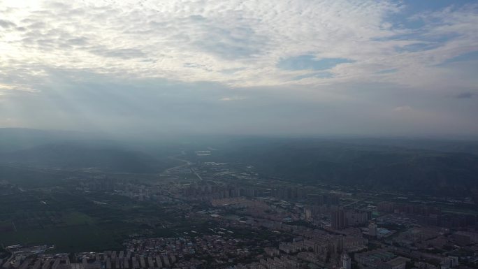 平凉城上空航拍大景延时白云翻滚蓝天