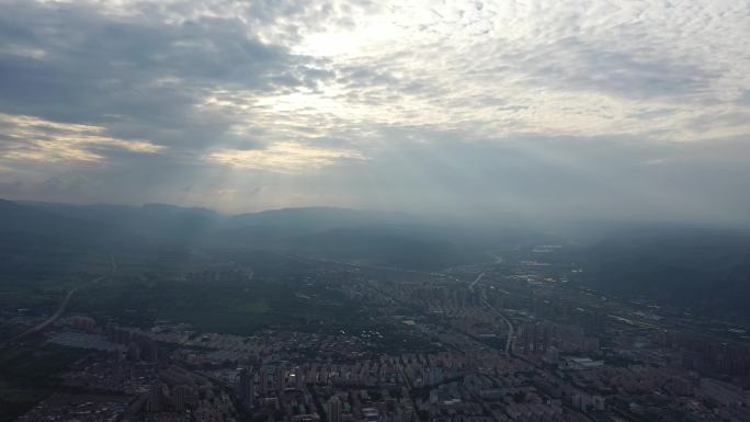 平凉城上空航拍大景延时白云翻滚蓝天