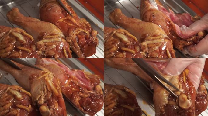 腌制好的鸡腿放在烤网上 (3)