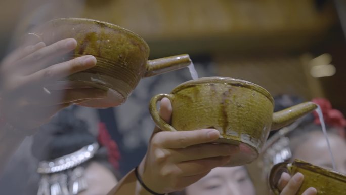 少数民族高山流水 喝酒  侗族文化