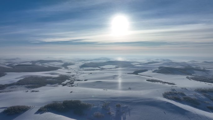 航拍严冬中的白雪皑皑的雪原