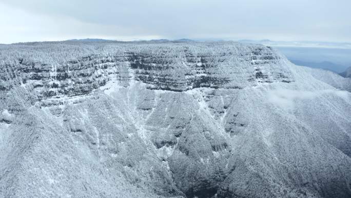 瓦屋山全景 雪山