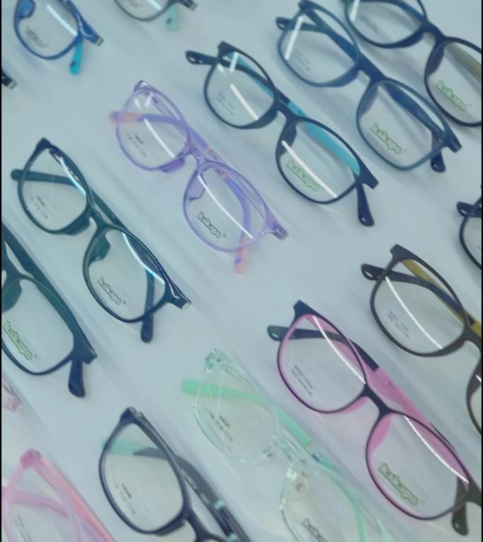 竖屏眼镜店 选购眼镜 配眼镜