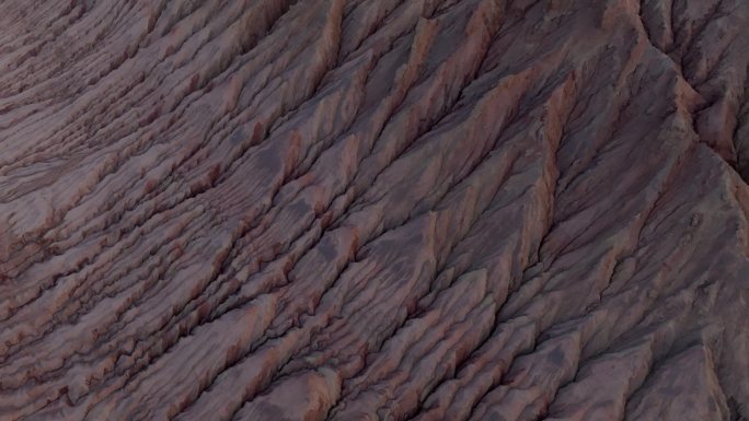 丹霞地貌 新疆火焰山 吐鲁番 干旱严酷