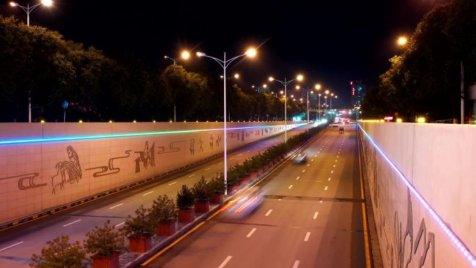 绿地广场柳湖公园下穿通道夜景延时车流