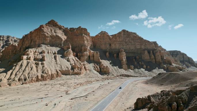 西藏旅游风光古格王朝遗迹札达土林峡谷公路