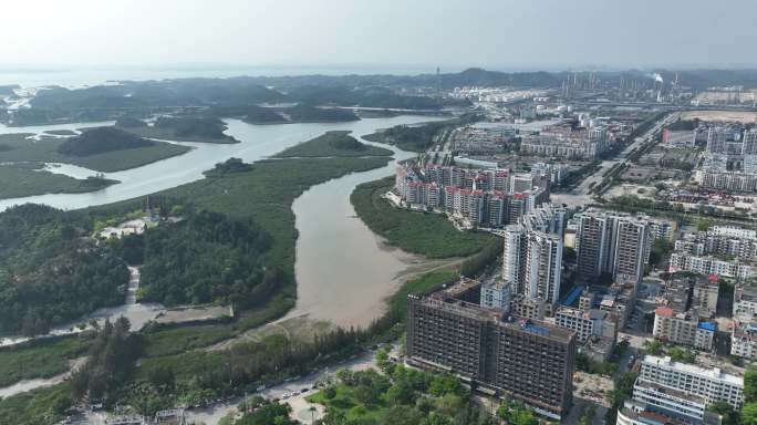 航拍钦州港区仙岛公园城市大景