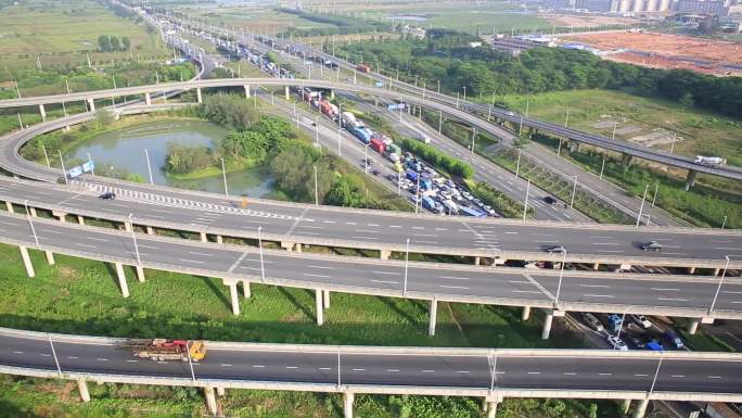 航拍东莞东部快速路立交及塞车