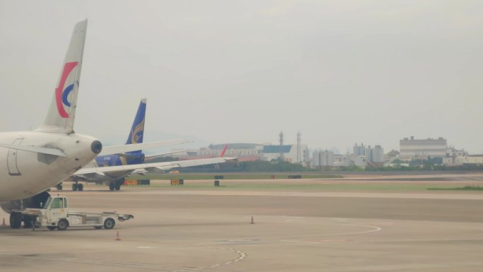 厦门高崎国际机场频繁起降的航空公司航班