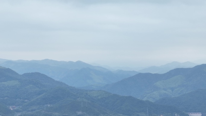 航拍浙江宁波宁海山区山脉早晨晨雾黛蓝水墨