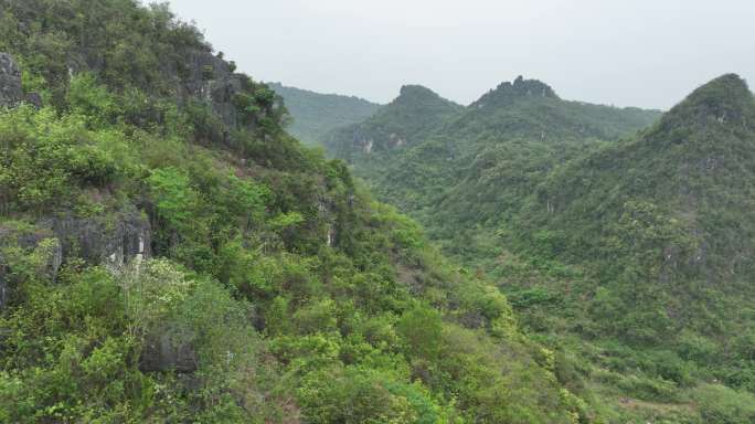 航拍崇左龙峡山国家森林公园