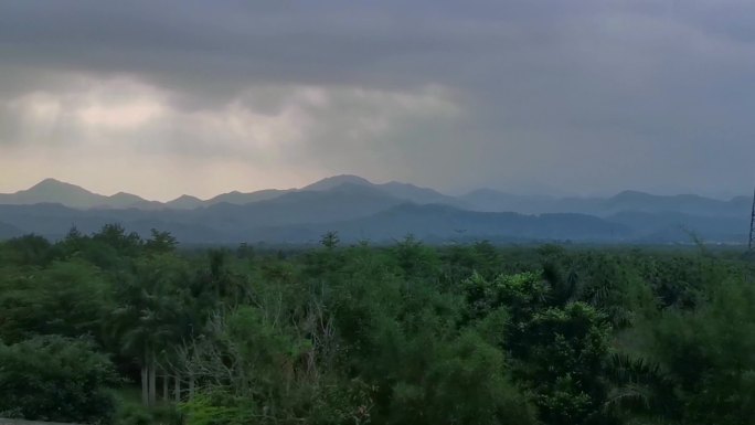 自然风光延绵山峦