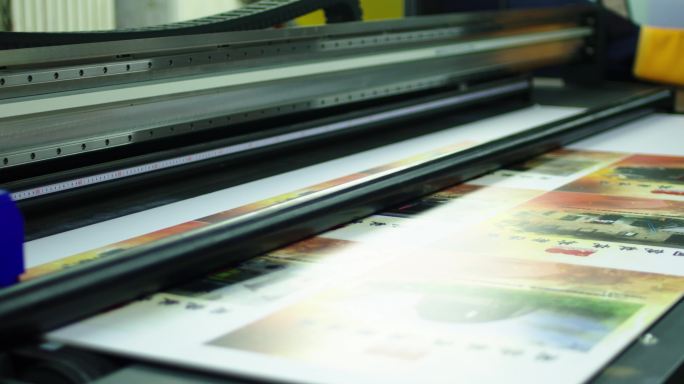 打印展板的UV卷板一体机打印导带机