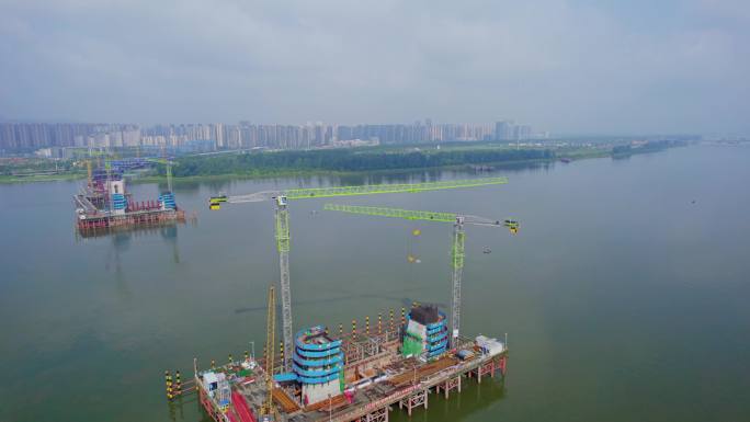 兴联路湘江大桥在建