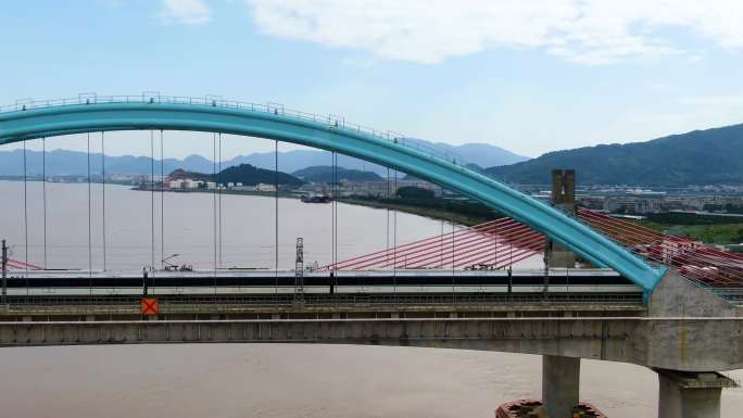 台州动车城际市域列车灵江大桥和合号
