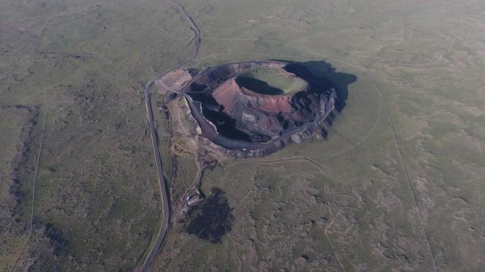 4K航拍乌兰察布察哈尔火山地质公园