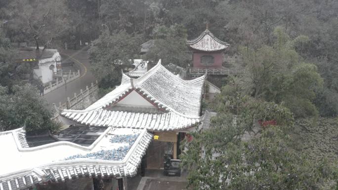 贵州贵阳黔灵山公园弘福寺雪景航拍