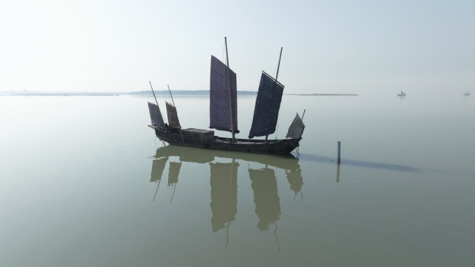 吴江新区湖面帆船