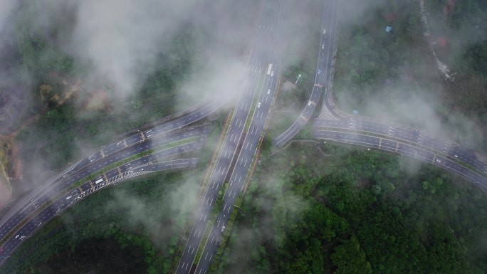 城市立交桥 车流 云雾