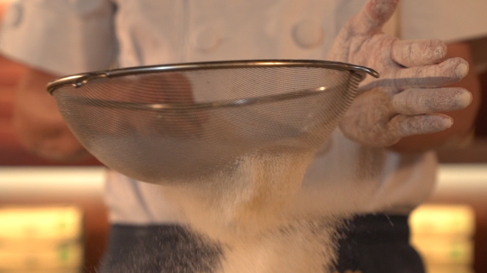实拍面包甜点制作过程