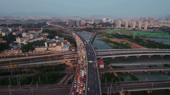 大桥堵车 快速路堵车 堵车 城市交通瘫痪