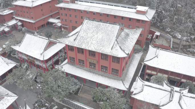 贵州贵阳黔灵山公园弘福寺雪景航拍