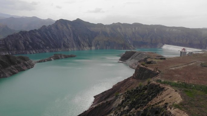 航拍 新疆肯斯瓦特水库 起飞视角
