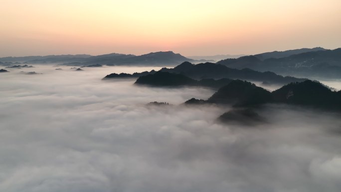 清晨山川云雾云海