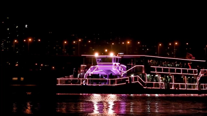 夜景 夜晚街道 湖水