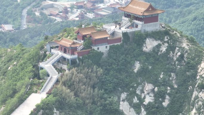 航拍威海里口山仙姑庙与广福寺同框出镜