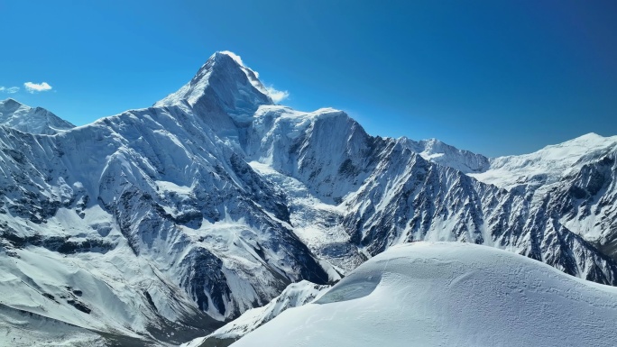 航拍横断山脉蜀山之王贡嘎山那玛峰风光