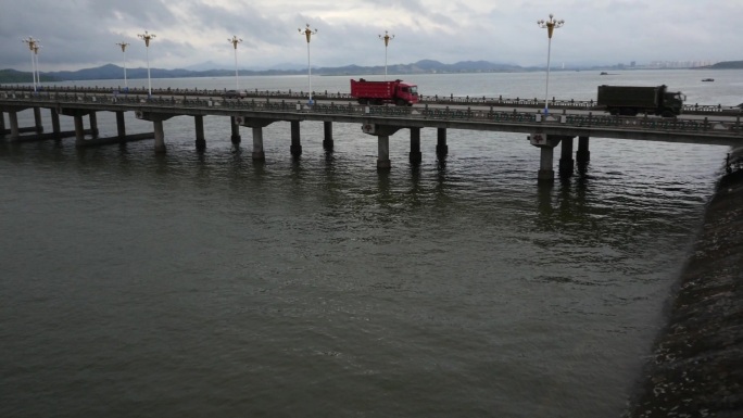 h广西防城港海岸雕塑及跨海大桥