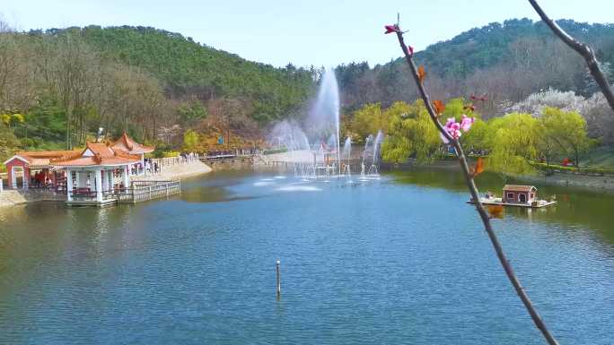 青岛 北岭山 绿水青山 小湖喷泉4K素材