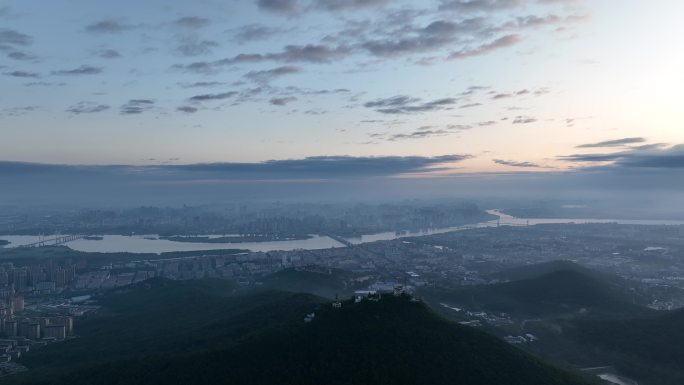 航拍襄阳岘山国家森林公园虎头山电视塔风光