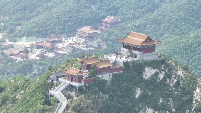 航拍威海里口山仙姑顶与广福寺同框