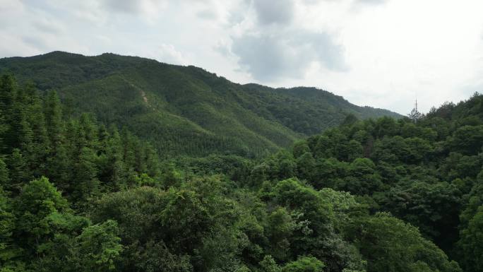 俯瞰绿水青山  大地山谷航拍