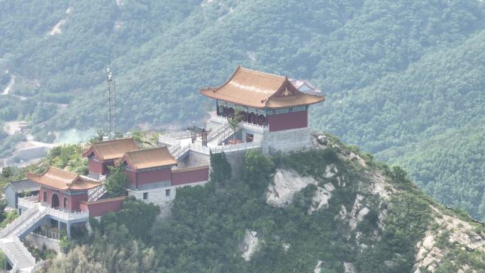 航拍威海里口山仙姑庙与广福寺同框出镜